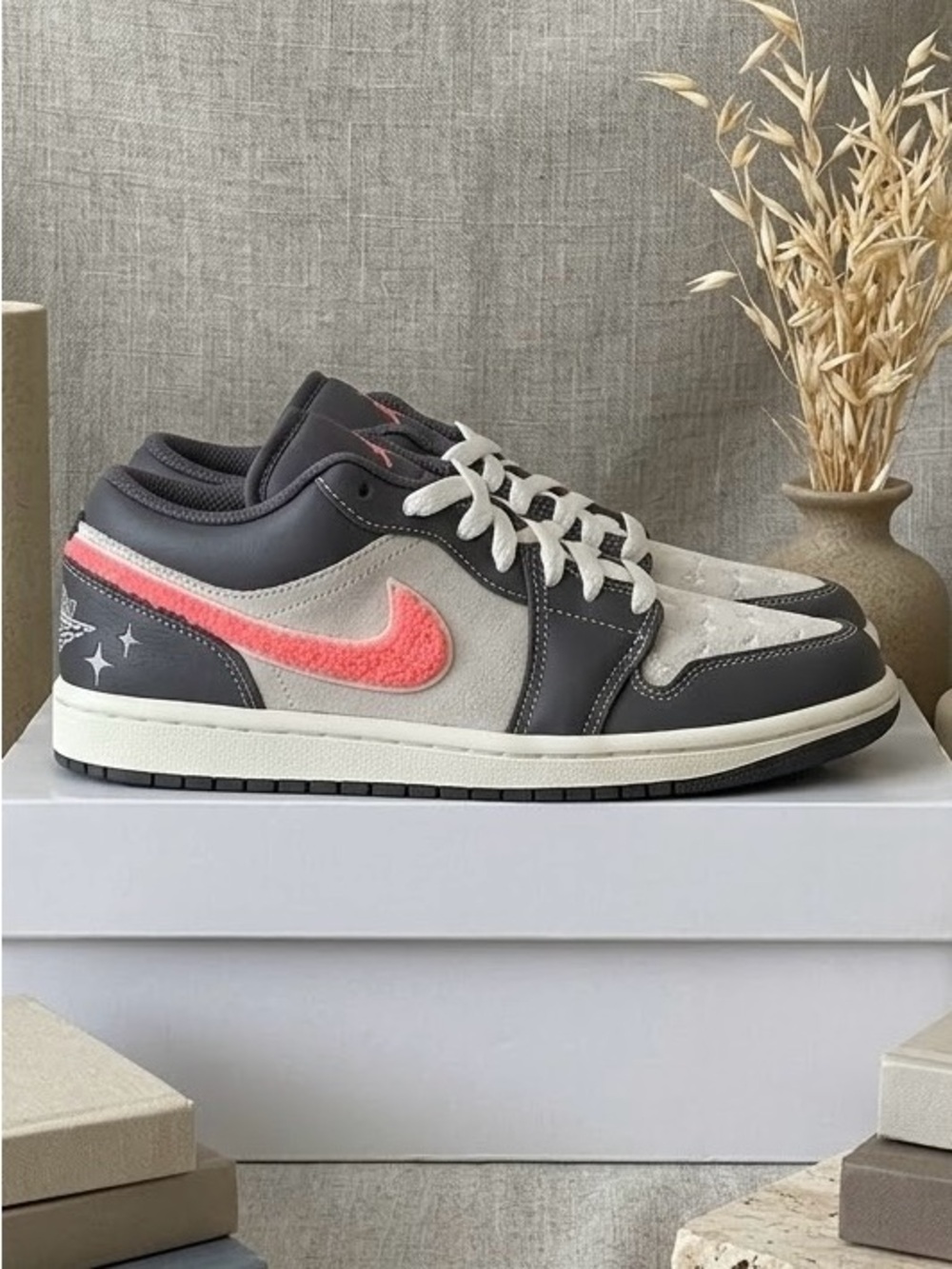 Jordan 1 Low Light Graphite Hot Punch IM6565-014 Womens Size 7 Sneakers NIB